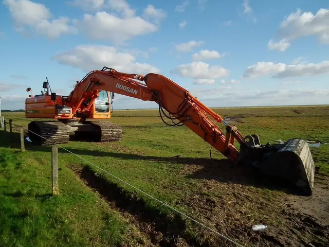 DOOSAN excavator (representative photograph)
